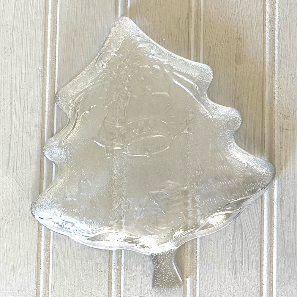 Vintage Glass Christmas Tree Serving Candy Trinket Dish Mistletoe Bells Design - Picture 5 of 10